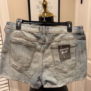 NWT Studio Women's Light Blue Denim Cutoff Shorts